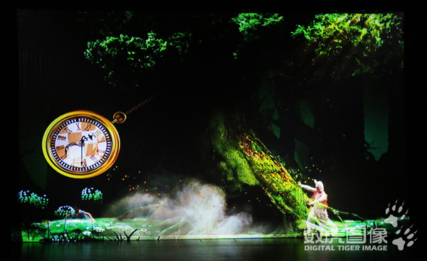 加拿大多媒体儿童音乐剧《爱丽丝梦游仙境》中文版 数虎图像